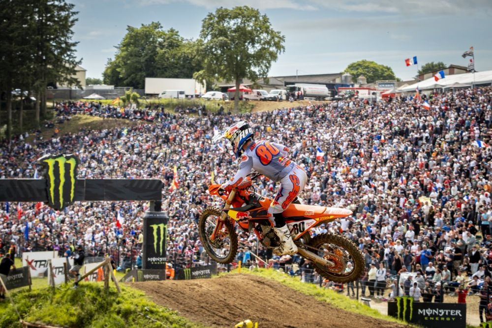 Andrea Adamo secondo al GP di Francia MX2
