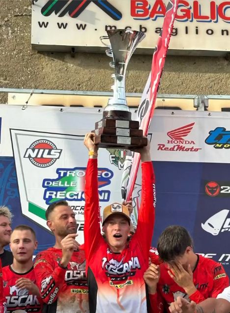 Francesco Bassi solleva il Trofeo delle Regioni 2025