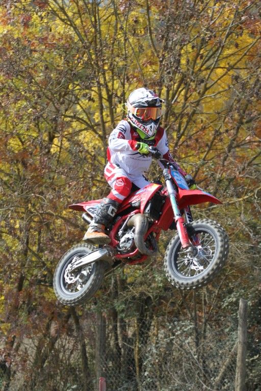 Manuel Milli vola nella prima manche di Chiusdino