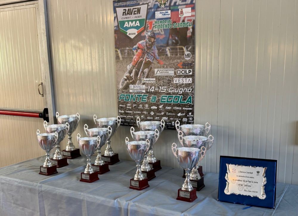 Coppe ai protagonisti e la targa del 1° Trofeo Fiorenzo Scardigli